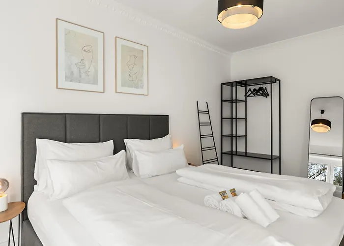 Yuva Homes Am Kurpark - Bright Collection شقة