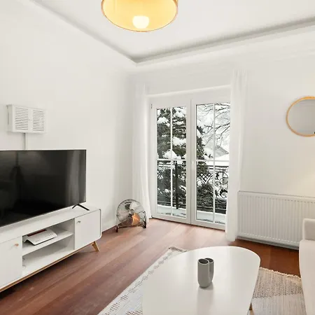 Yuva Homes Am Kurpark - Bright Collection 아파트 *